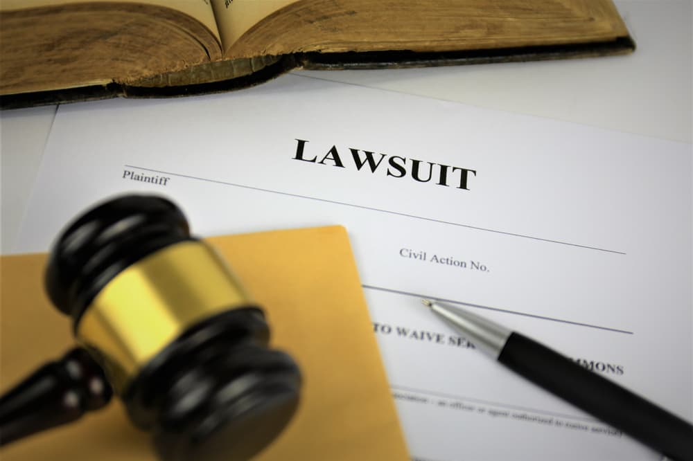This image shows the legal issues  of a car accident lawsuit.